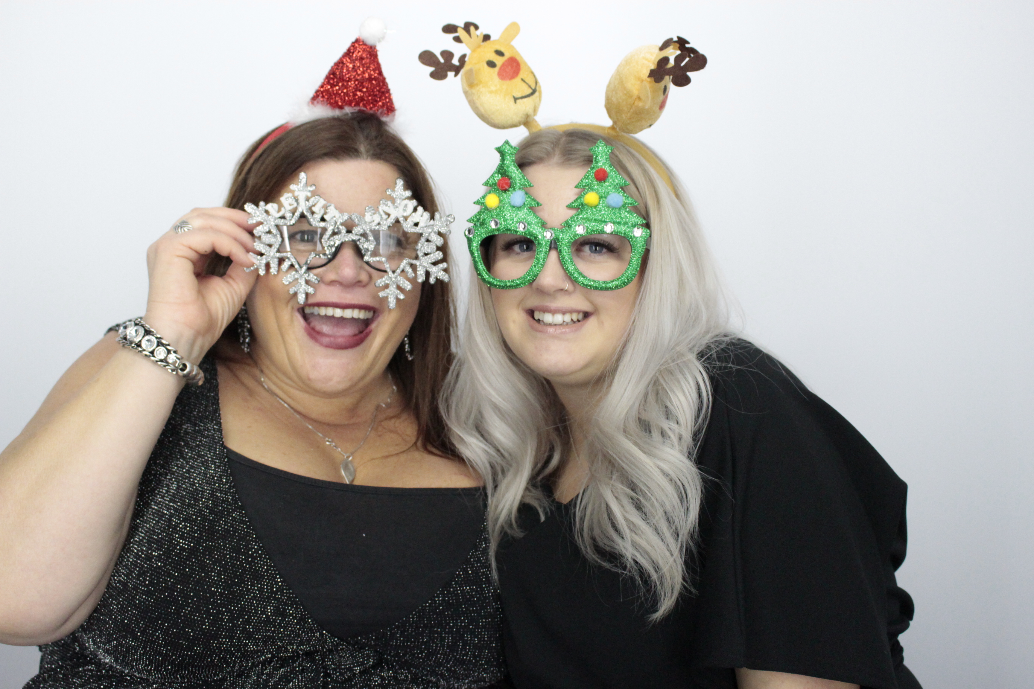 Fittleworth Medical Christmas Party | View more photos from the event at gallery.myphotoboothexperience.co.uk/u/MyPhotoBoothExperienceLtd/Fittleworth-Medical-Christmas-Party